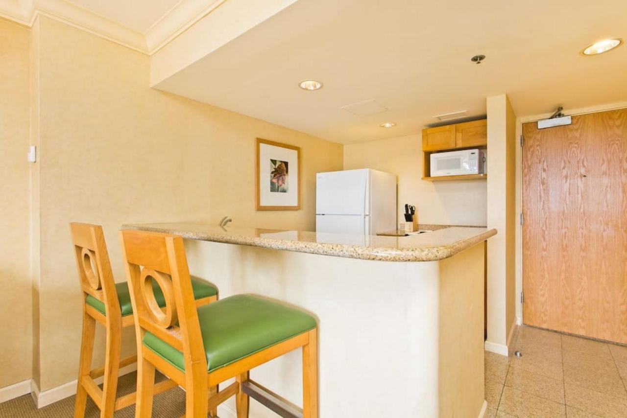 Ilikai Apt 302 - Spacious Studio With Stunning Ocean & Harbor Views Villa Honolulu Exterior photo